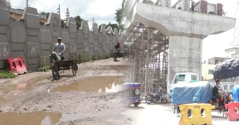 চুয়াডাঙ্গার রেলওয়ে ওভারপাস নির্মাণকাজ, রাস্তাঘাটের বেহাল দশা